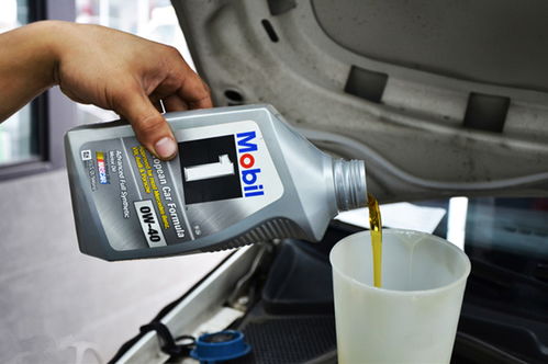 汽车换机油多少桶