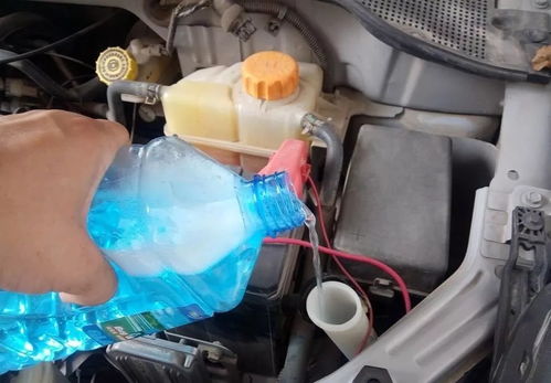 陕西汽车加玻璃水多少