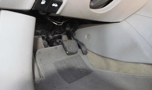 汽车油门踩多少油好点 汽车油门踩多少油好点