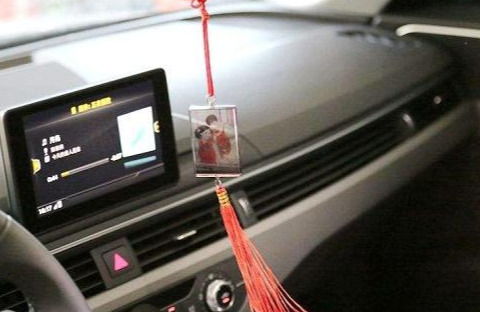 汽车油门加多少电