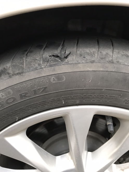 汽车轮胎补个胎多少钱