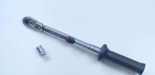 汽车螺栓扭距是多少