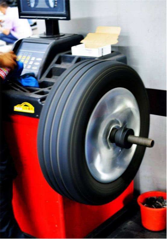 汽车轮胎做动平衡多少钱 汽车轮胎做动平衡多少钱