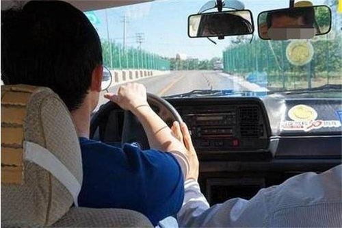 汽车开到多少度不会熄火