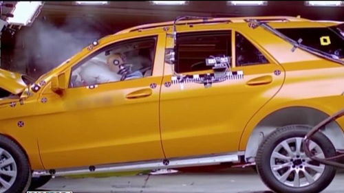 汽车前脸换一套多少钱