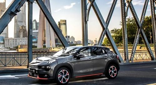 汽车贴膜换颜色多少钱 汽车贴膜换颜色多少钱