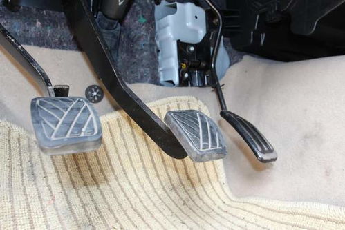 汽车启动油门最高多少转