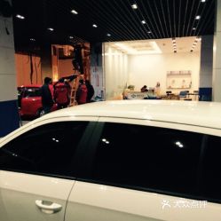 福耀汽车后玻璃多少钱 福耀汽车后玻璃多少钱