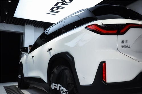 汽车贴膜打蜡多少钱