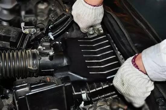 汽车空气滤芯多少公里换