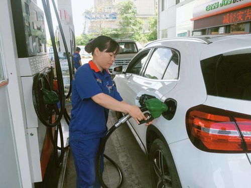 汽车油量多少就要加