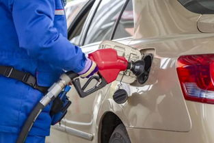 汽车油量多少就要加