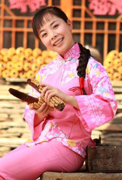 29岁男演员退圈回老家赶集摆摊 29岁男演员退圈回老家赶集摆摊