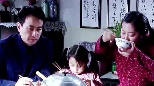 一家人出门没拔充电器家里被烧光 一家人出门没拔充电器家里被烧光