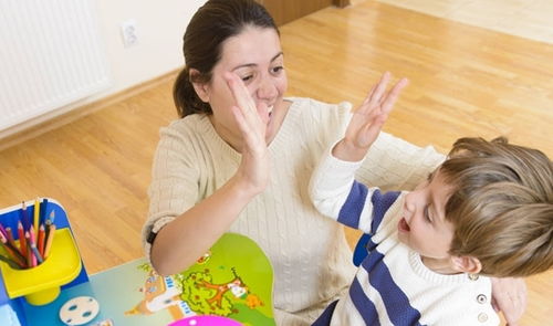 义乌小孩哥会5国语言实力带货