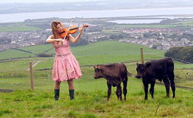 牛弹琴:特朗普对两件事表现得很急 牛弹琴:特朗普对两件事表现得很急