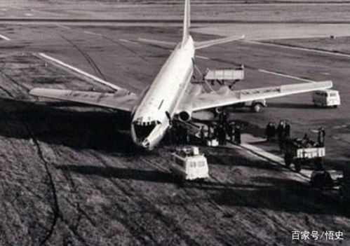 美退伍军人劫持客机 被持枪乘客击毙