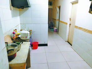 深圳二房东两房分割八房“群租”