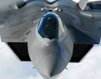 “手机中的战斗机”站在退市边缘