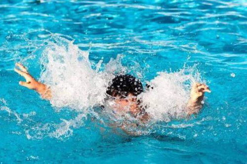 白鹿一拖三\拯救\3位落水男士