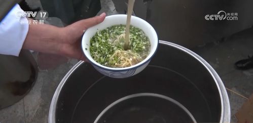 拉面师傅一个针眼能穿46根面