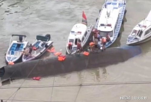 贵州游船侧翻已致3死 14人正搜救