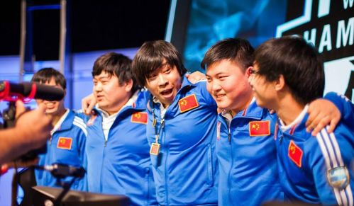 副县长拉拢6人 组建“七兄弟吃喝圈” 副县长拉拢6人 组建“七兄弟吃喝圈”