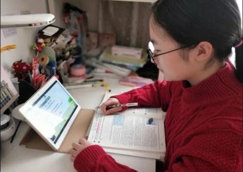学生班级搞孤立老师坚定停课惩治