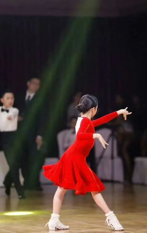孙俪女儿拉丁舞英国夺冠 孙俪女儿拉丁舞英国夺冠