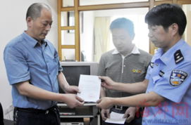 为救同学缺考男生获评见义勇为 为救同学缺考男生获评见义勇为