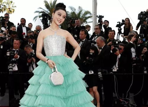 曝赵樱子戛纳红毯被请走 曝赵樱子戛纳红毯被请走