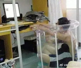 大学生曝宿舍男厕便池偷藏摄像头