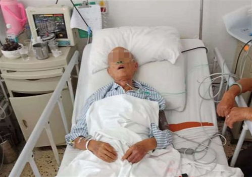 病重老人被要求亲自取钱在银行去世