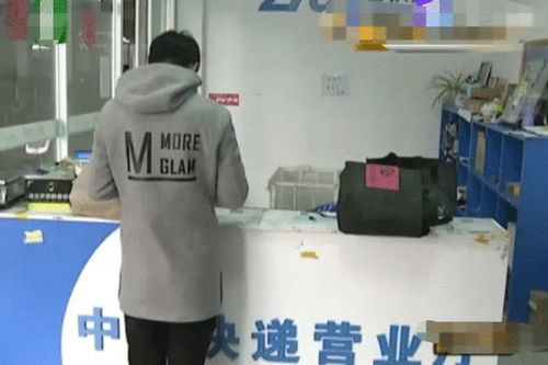 因快递放不放门口 女子遭快递员辱骂