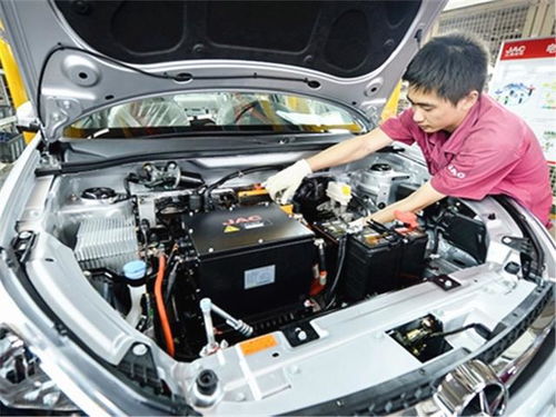 汽车满电多少v(汽车满电多少V，探究新能源汽车电池电压的秘密)