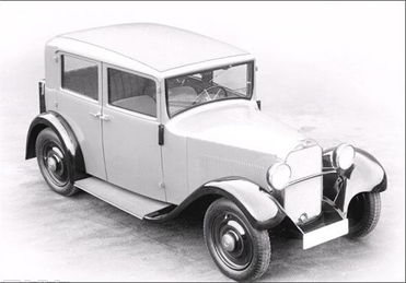 汽车油耗奔驰多少(奔驰汽车油耗表现深度解析)