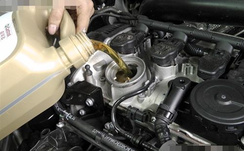 汽车多少机油合适(汽车机油合适量解析)