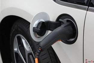 汽车加满油耗多少(汽车加满油耗多少，深度解析油耗因素与节约策略)