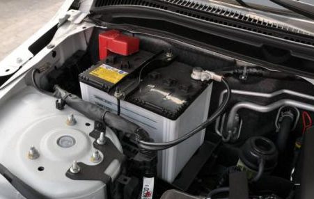 汽车电瓶多少没电(汽车电瓶多少没电，识别、诊断与处理方法)