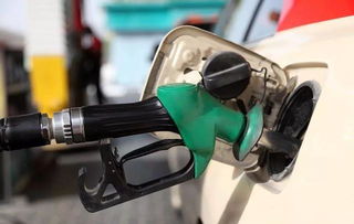 汽车还剩多少油(汽车剩余油量,关键信息的解读与应对) 汽车还剩多少油(汽车剩余油量,关键信息的解读与应对)