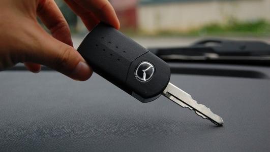 汽车找汽车钥匙多少钱(汽车钥匙丢失，寻找新的汽车钥匙需要多少钱？