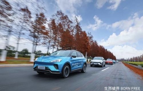 铃木汽车汽车能多少公里(铃木汽车续航里程，探索汽车行驶距离的极限)