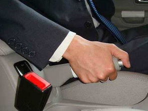 汽车排量多少油箱多少(汽车排量与油箱容量的关系探讨)