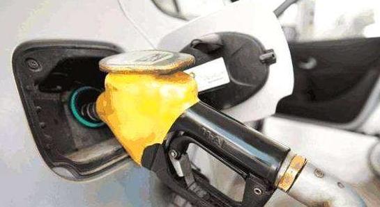 汽车多少升水(汽车多少升水，揭示汽车油箱容量与耗水量)