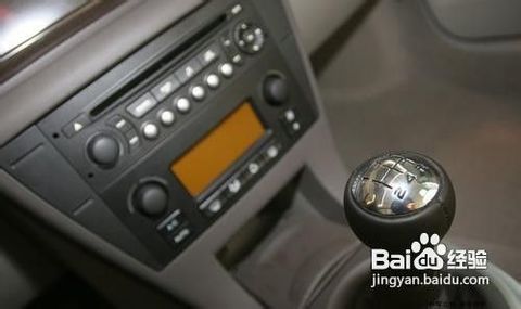 汽车多少换档(汽车驾驶技巧，如何正确掌握换档时机)