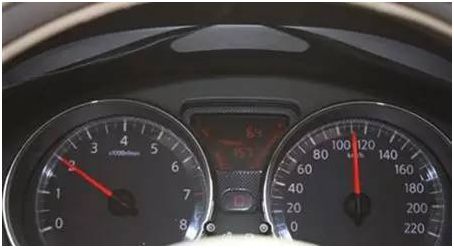 汽车汽车转速多少合适(汽车转速多少合适，探讨汽车转速与驾驶性能的关系)