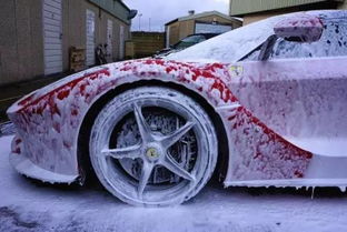 小汽车洗一次要多少钱油(小汽车洗一次要多少钱油，洗车成本与油价关系解析)