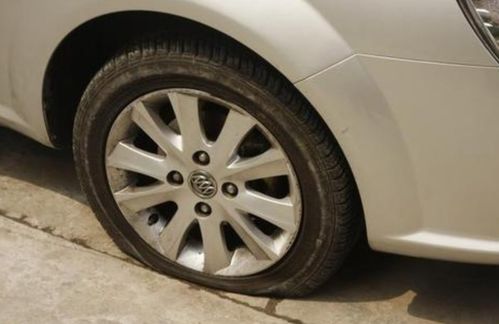 汽车爆胎一年多少钱补胎(汽车爆胎频发，补胎费用知多少？一年需投入多少钱用于补胎？