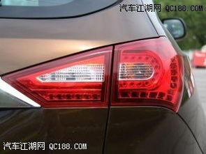 众泰汽车尾灯贴膜多少钱(众泰汽车尾灯贴膜价格解析)