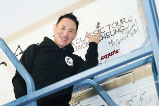 张学友演唱会撞期高考遭多人投诉(张学友演唱会与高考撞期引发争议，多人投诉求关注)